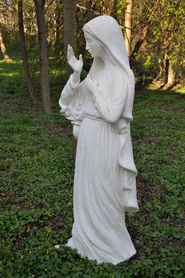 Matka Boża Miłosierdzia – rzeźba ze sztucznego kamienia