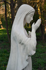 Matka Boża Miłosierdzia – rzeźba ze sztucznego kamienia (3)
