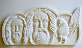 Pan Bóg W Trójcy Przenajświętszej – płaskorzeźba ze sztucznego kamienia