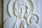 Matka Boża Częstochowska Królowa Polski – płaskorzeźba z gipsu ceramicznego (3)