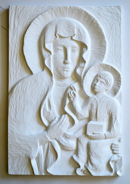 Matka Boża Częstochowska Królowa Polski – płaskorzeźba ze sztucznego kamienia (1)