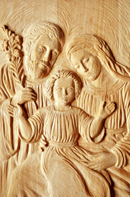 Święta Rodzina – płaskorzeźba z drewna lipowego