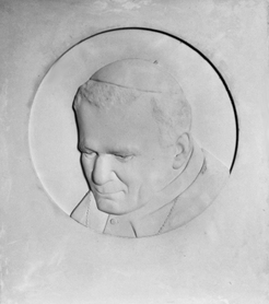 Święty Jan Paweł II - płaskorzeźba ze sztucznego kamienia